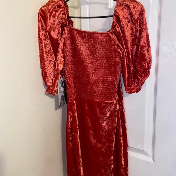 Kendall & Kylie Red Velvet Dress - Picture 4 of 4